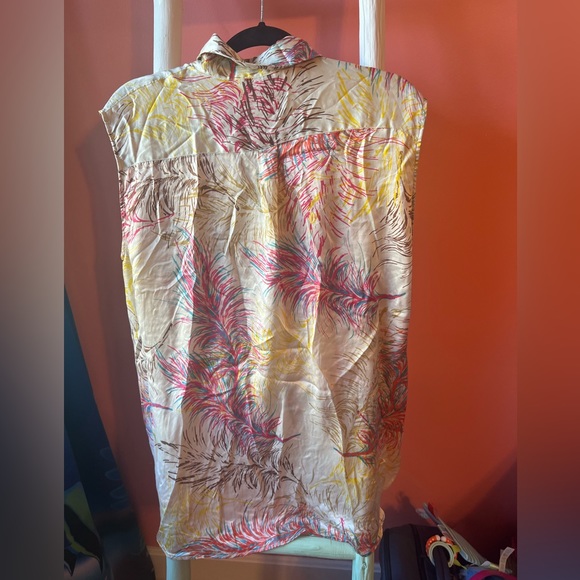 Cabi silk tank, large - Picture 3 of 3